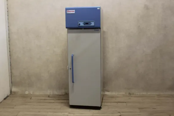 Thermo Scientific Forma FRGL1204V22 Laboratory Refrigerator with 326 L Capacity