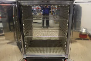 Memmert SN750 plus Laboratory Drying Oven with Natural Convection and Precise Temperature Control, 2 of 2