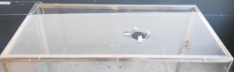 Bench-Top Plexiglass Hood WorkStation-cover