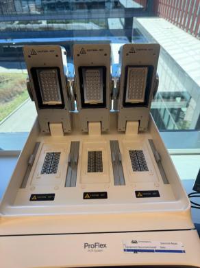 Applied Biosystems ProFlex PCR System-cover