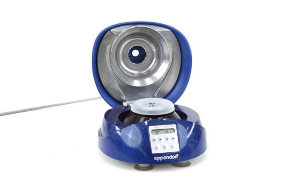 Eppendorf MiniSpin Plus 5453 Benchtop Mini Centrifuge, 12 × 1.5/2 mL, 14,500 rpm-cover
