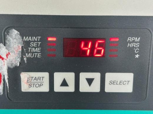 New Brunswick Innova 2100 Open Air Platform Shaker with Digital Control and Six Spring Clamps-cover