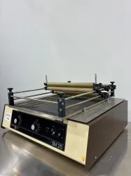 Edmund Bühler SM 25 Laboratory Orbital Shaker for Sample Agitation, 2 of 3