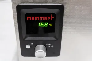 Memmert WNB14 Laboratory Water Bath with Precise Temperature Control, 2 of 5