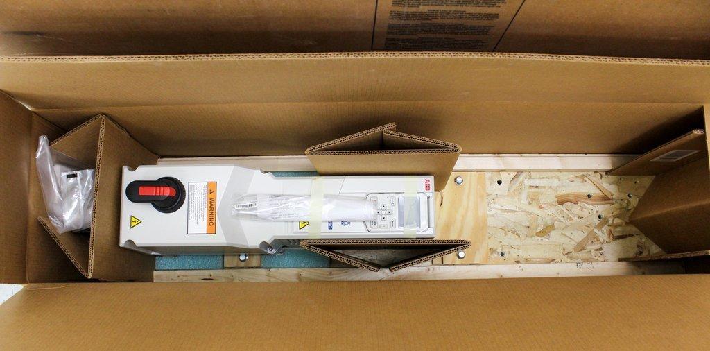 ABB ACH580-PCR-03A0-4 Industrial Controller 400/460V 50Hz/60Hz Multi-Function Unit