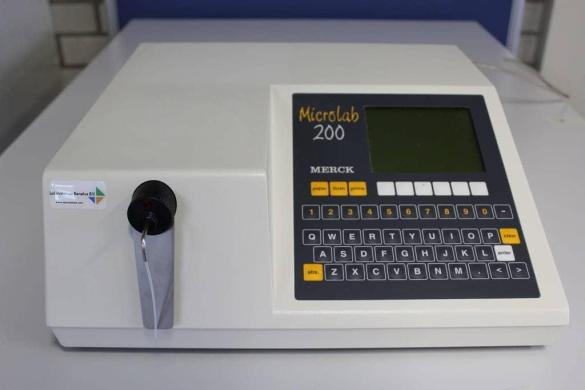 Vital Scientific Microlab 200 Spectrometer-cover