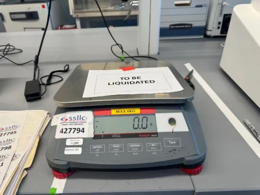 Ohaus Ranger 3000 R31P6 Digital Scale with 6000 g Capacity and Stainless Steel Platform