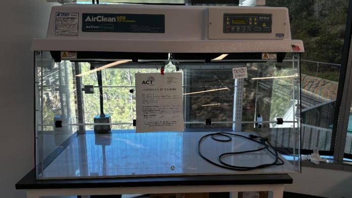 AirClean 600 PCR Workstation with HEPA Filtration and UV Irradiation for DNA/RNA Amplification-cover