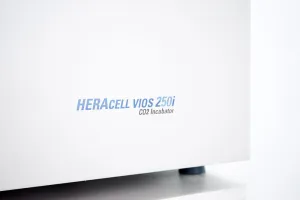 Thermo Scientific HERAcell Vios 250i CO2 Incubator with Copper Interior, 250 L, 2 of 8