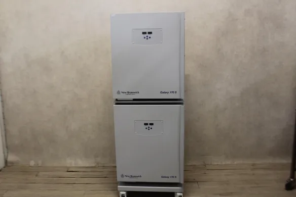 Double New Brunswick Galaxy 170S CO₂ Incubator