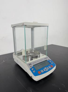 Radwag AS 60/220.R2 PLUS Precision Analytical Balance for Laboratory Weighing-cover
