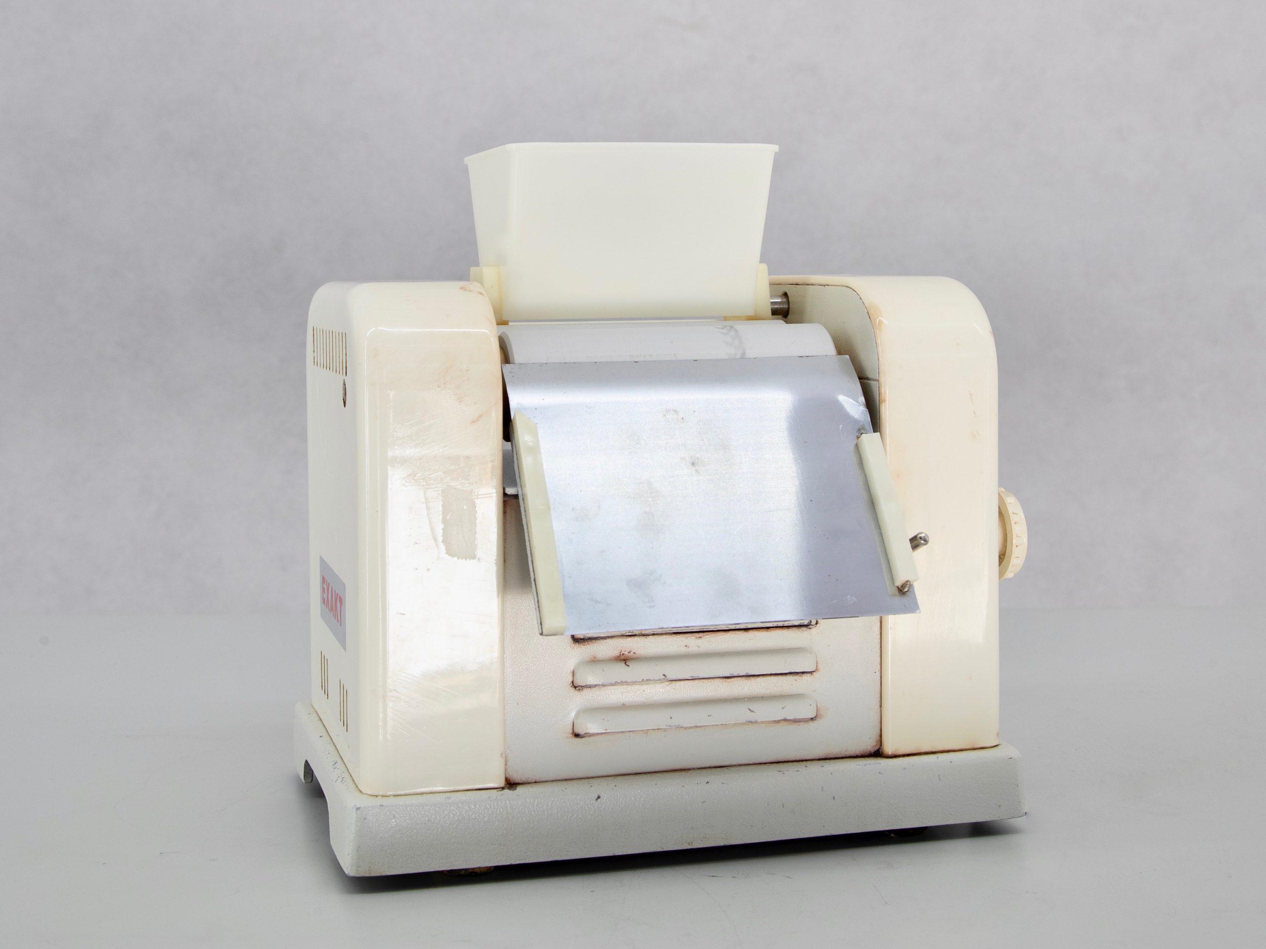 Exakt 50 Three-Roll Ointment Mill for Cream and Ointment Preparation