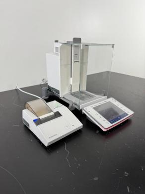 Mettler Toledo XPE205 Analytical Balance with BT-P42 Printer-cover