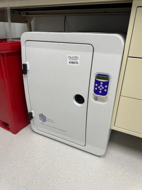 Molecular Dimensions MD5-604 Single-Chamber Laboratory Incubator with Digital Controller-cover