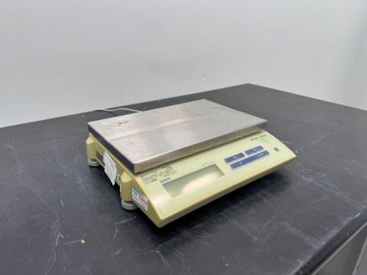 Mettler Toledo SB16001 Digital Analytical Balance for Precision Weighing-cover