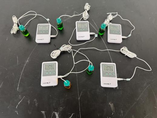 VWR Traceable Digital Thermometers with Wired Probe, Set of 5-cover