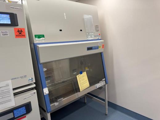 Thermo 1300 Series A2 4' BioSafety Cabinet-cover