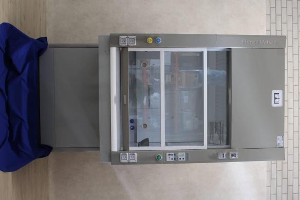 Flores Valles 1200 Fume Hood-cover
