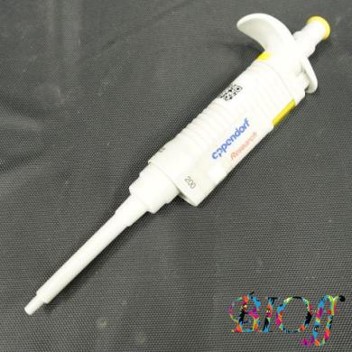 Eppendorf Research Adjustable Micropipette 20–200 µL-cover