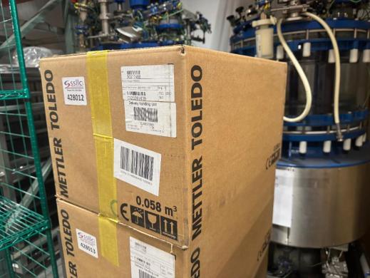 Mettler Toledo XPR8002S Precision Analytical Balance for Laboratory Weighing-cover