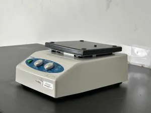 Labnet Reciprocal 30 Benchtop Reciprocal Shaker with Adjustable Speed and Timer, 2 of 4