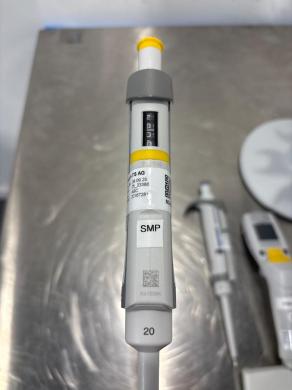 Eppendorf Research Plus x6 Single-Channel Micropipettes with Multi-Pipette Stand-cover