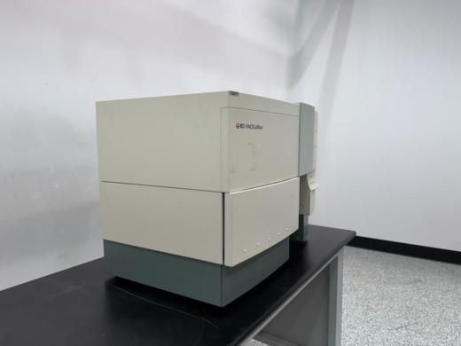 BD FACSCalibur Benchtop Flow Cytometer for Cell Analysis and Sorting-cover