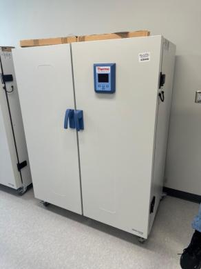 Thermo Scientific Heratherm IGS750 Digital Laboratory Incubator with Precise Temperature Control-cover
