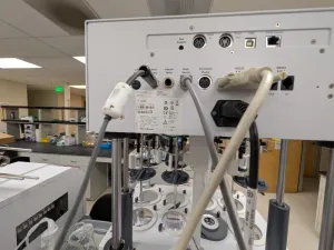 Agilent 708-DS Dissolution Apparatus System with Integrated 850-DS Automated Sampling Station, 45 of 46