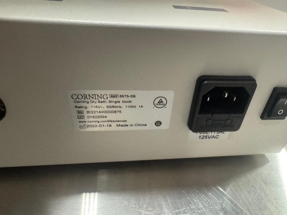 Corning LSE Digital Dry Bath Model 6875-SB for Precise Sample Heating