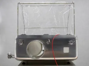 Clean Air Glove Box for Operator and Environmental Protection, 4 of 5
