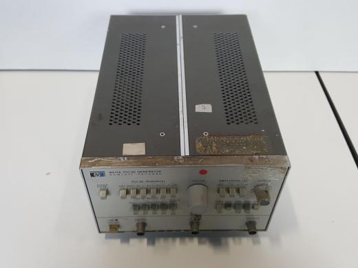 Hewlett Packard HP 8011A Pulse Generator Lab-cover