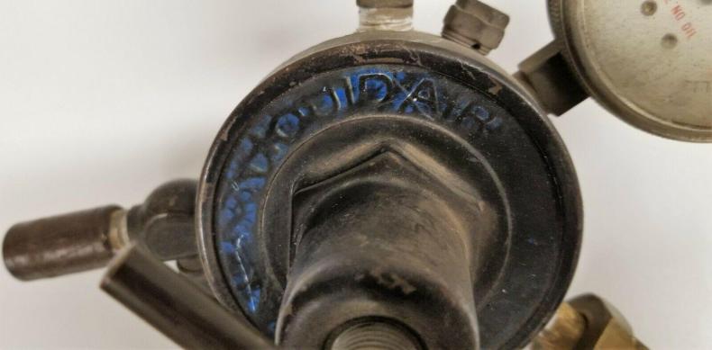 Liquid Air Helium Brass Regulator (CGA 580)-cover