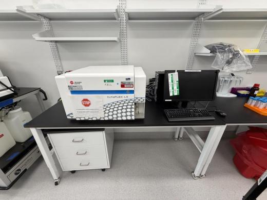 Beckman Coulter CytoFlex LX 5-Laser Multiparameter Flow Cytometer for Advanced Cell Analysis-cover