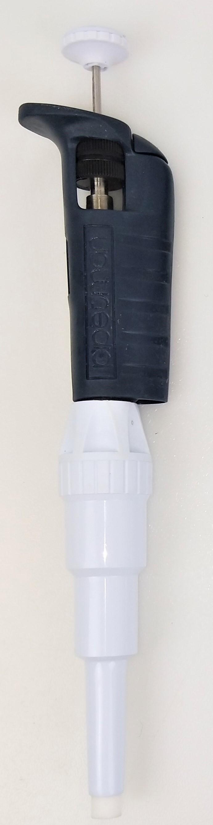 Gilson Pipetman Classic P5000 Air-Displacement Pipettor, 1000-5000 µL