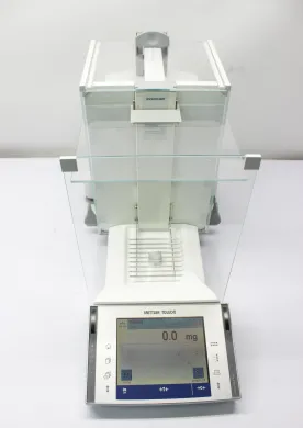 Mettler Toledo XP205DR Analytical Balance with 220g/81g Capacity and 0.01mg Readability