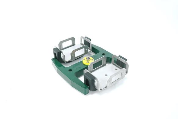 Hettich 1422 Centrifuge with 1754 Swing-Out Rotor and Two 1735 MTP Holders-cover