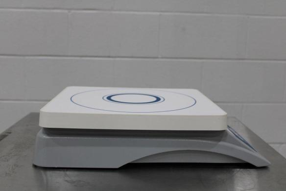 VWR 986922 Digital High Volume Stirrer, 120V Compatible-cover