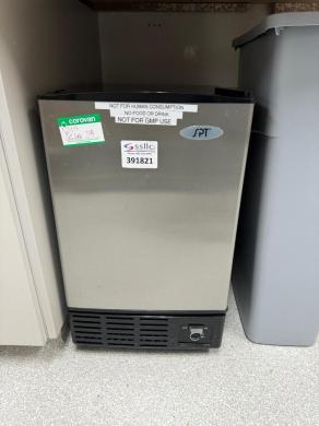 Sunpentown International IM-150US Compact Ice Maker with Front-Access Storage-cover