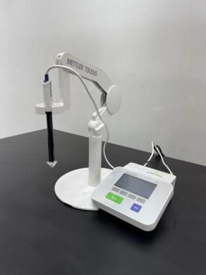 Mettler Toledo SevenCompact S210 pH and Conductivity Meter with Touchscreen-cover