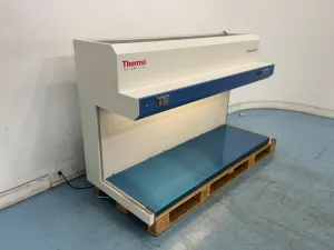 Thermo Scientific Heraguard Eco Laminar Flow Hood Model 51029694, 2 of 10