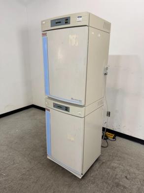 Thermo Scientific Forma Series II Water Jacketed Doublestack CO2 Incubator-cover