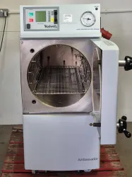 Rodwell Ambassador Front-Loading Floor Autoclave with MP25 Intelligent Cycle Controller, 4 of 13