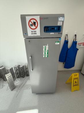 Thermo Scientific TSX2320FA Ultra-Low Temperature Upright Laboratory Freezer -20°C-cover