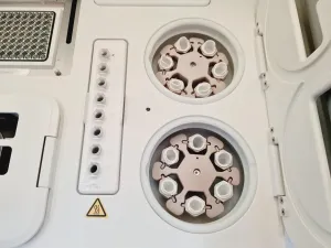 Life Technologies Ion Torrent Proton Semiconductor Sequencer and Ion Chef System, 33 of 89