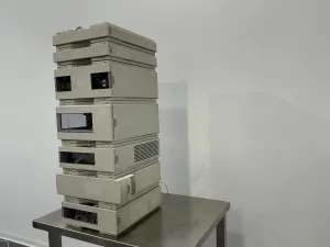 Hewlett-Packard 1100 Series Variable Wavelength Detector HPLC System with Modular Pump and Control Units, 2 of 4