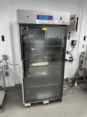 Thermo Scientific Forma 3900 Series Environmental Chamber for Controlled Temperature and Humidity-cover