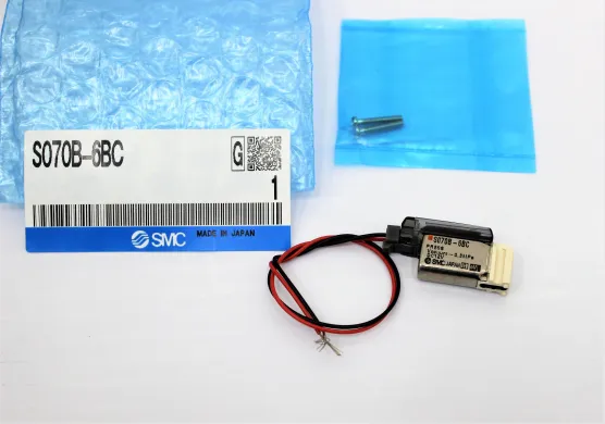 SMC Series S070 Lot:233357 Compact 3-Port 12VDC Pneumatic Solenoid Valve for Analyzers