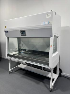 Lamsystem Skan Model 2E-B-008-18 Class II Biological Safety Cabinet with Touchscreen Control-cover