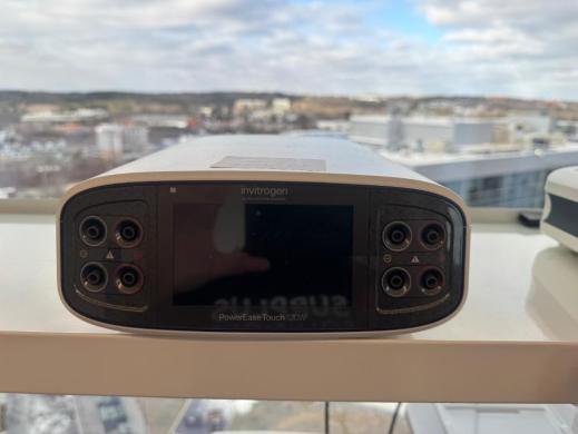 Invitrogen PowerEase Touch 120W Electrophoresis Power Supply-cover